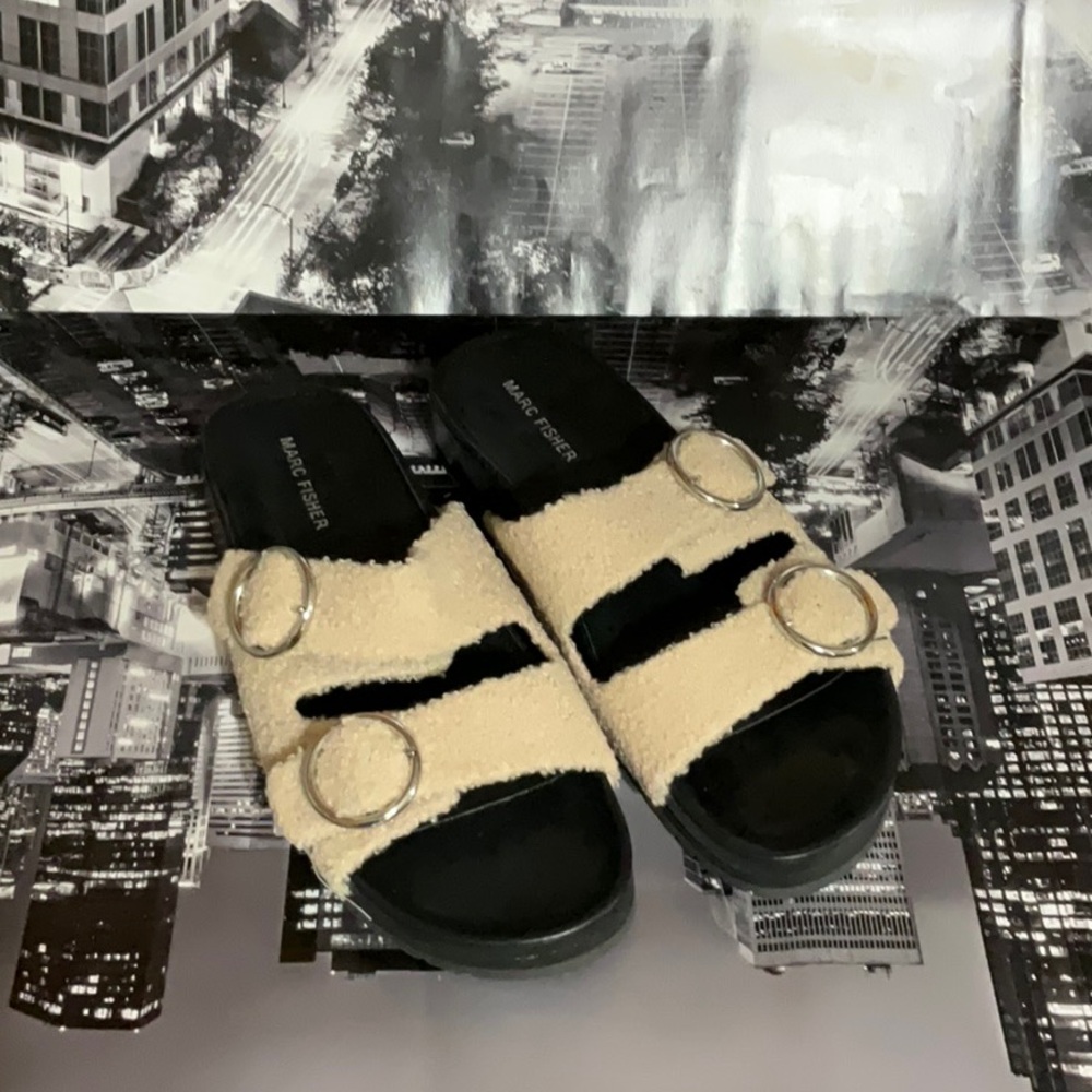 Marc Fisher Size 11 Women's Slides